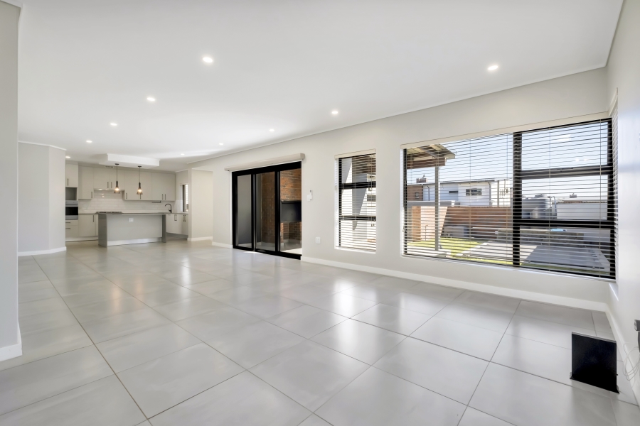 4 Bedroom Property for Sale in Maroeladal Gauteng