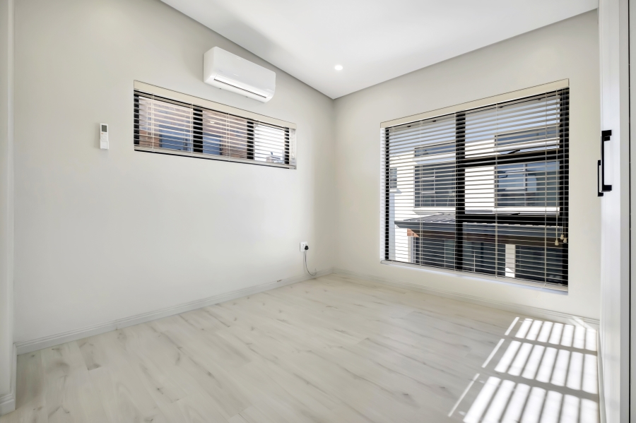 4 Bedroom Property for Sale in Maroeladal Gauteng