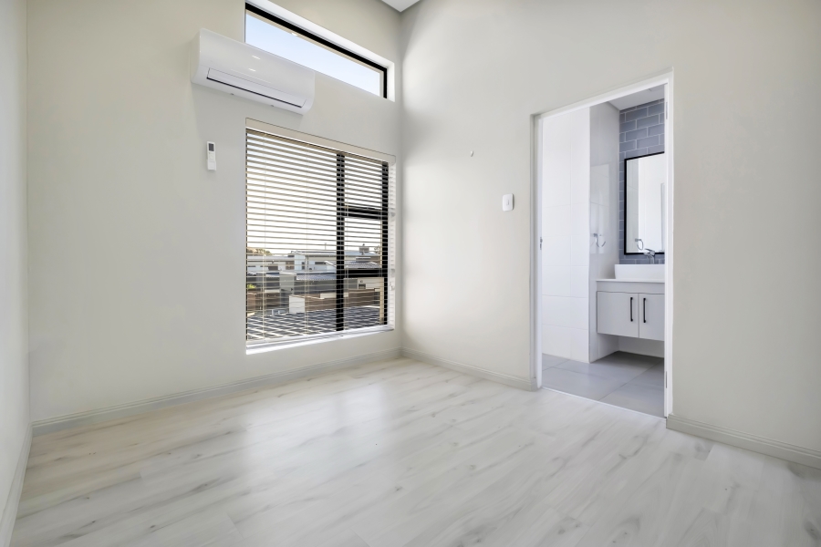 4 Bedroom Property for Sale in Maroeladal Gauteng