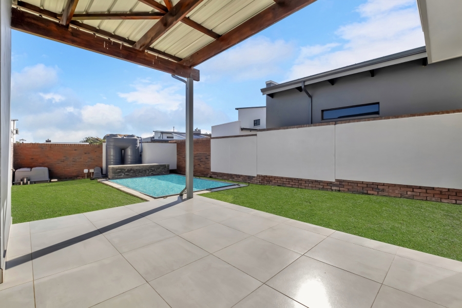4 Bedroom Property for Sale in Maroeladal Gauteng