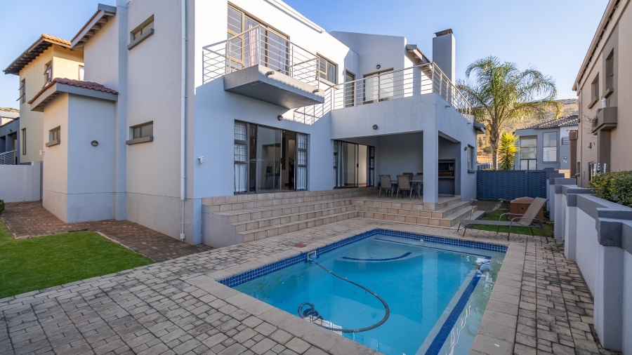 4 Bedroom Property for Sale in Pinehaven Gauteng