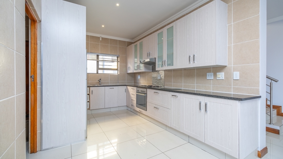 4 Bedroom Property for Sale in Pinehaven Gauteng