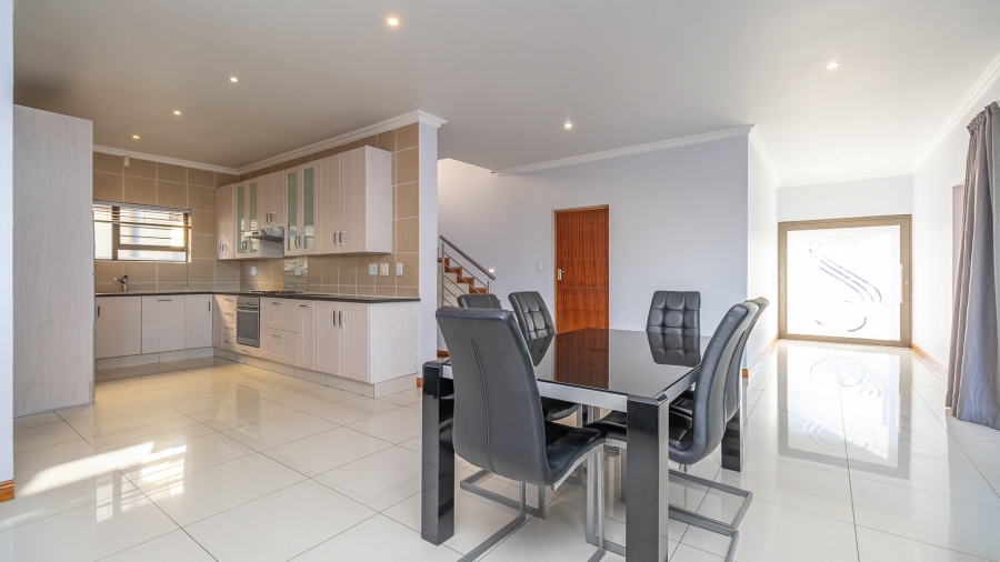 4 Bedroom Property for Sale in Pinehaven Gauteng