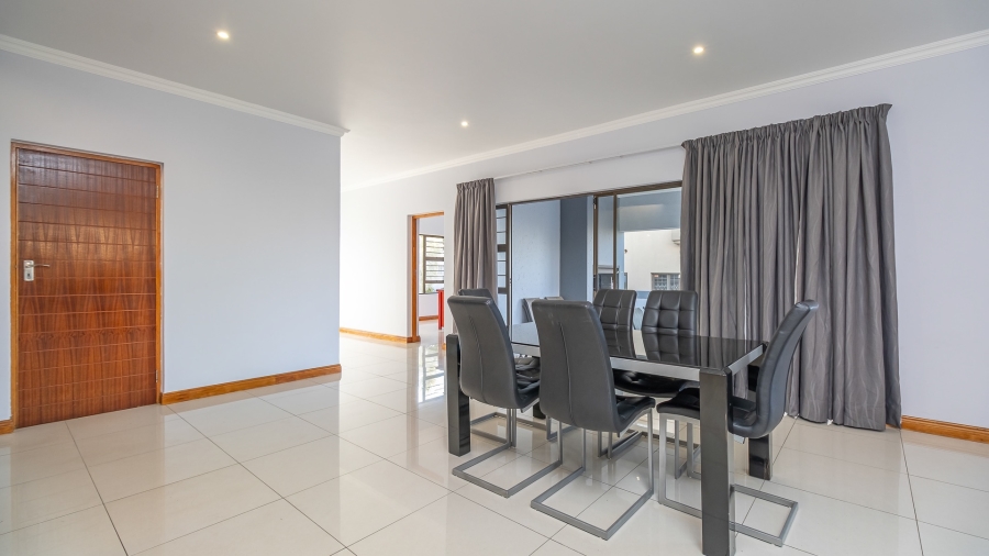 4 Bedroom Property for Sale in Pinehaven Gauteng