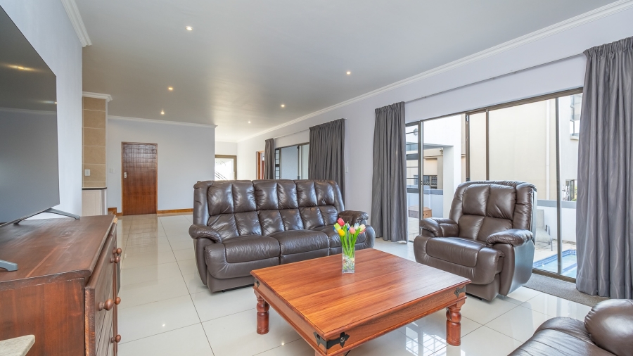 4 Bedroom Property for Sale in Pinehaven Gauteng