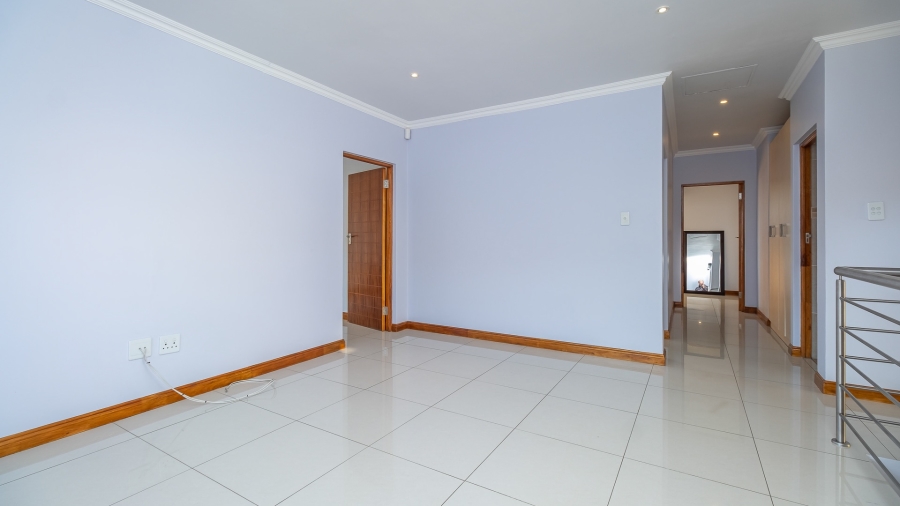 4 Bedroom Property for Sale in Pinehaven Gauteng