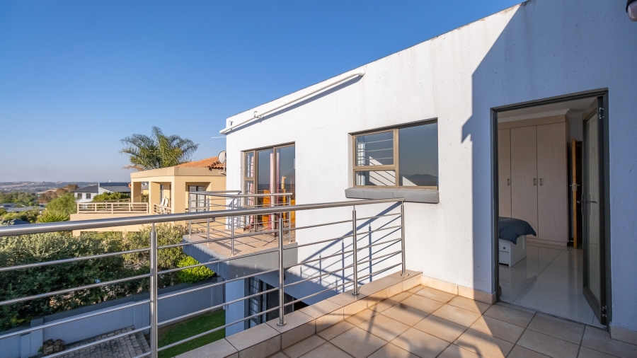 4 Bedroom Property for Sale in Pinehaven Gauteng