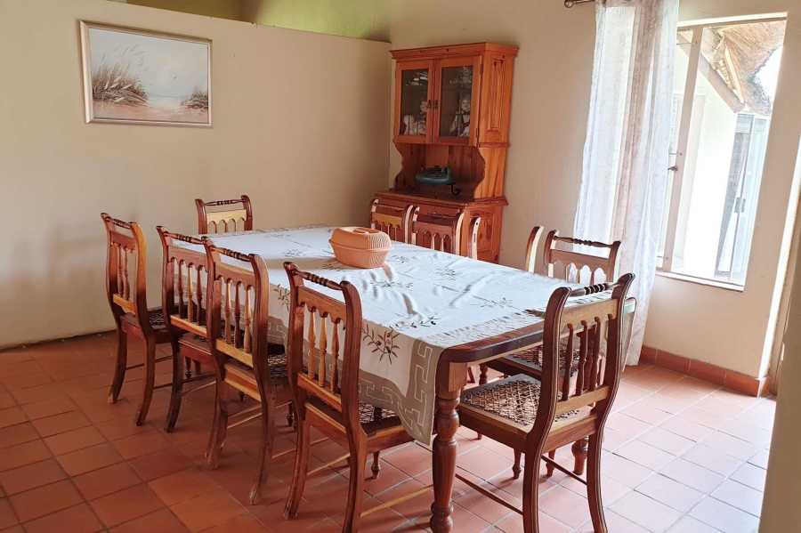 5 Bedroom Property for Sale in Zwartkop Gauteng