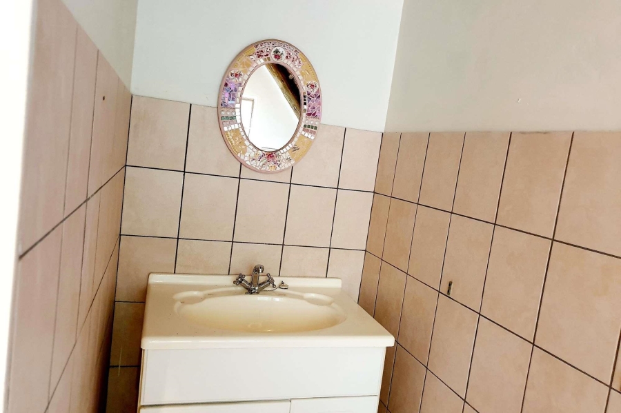 5 Bedroom Property for Sale in Zwartkop Gauteng