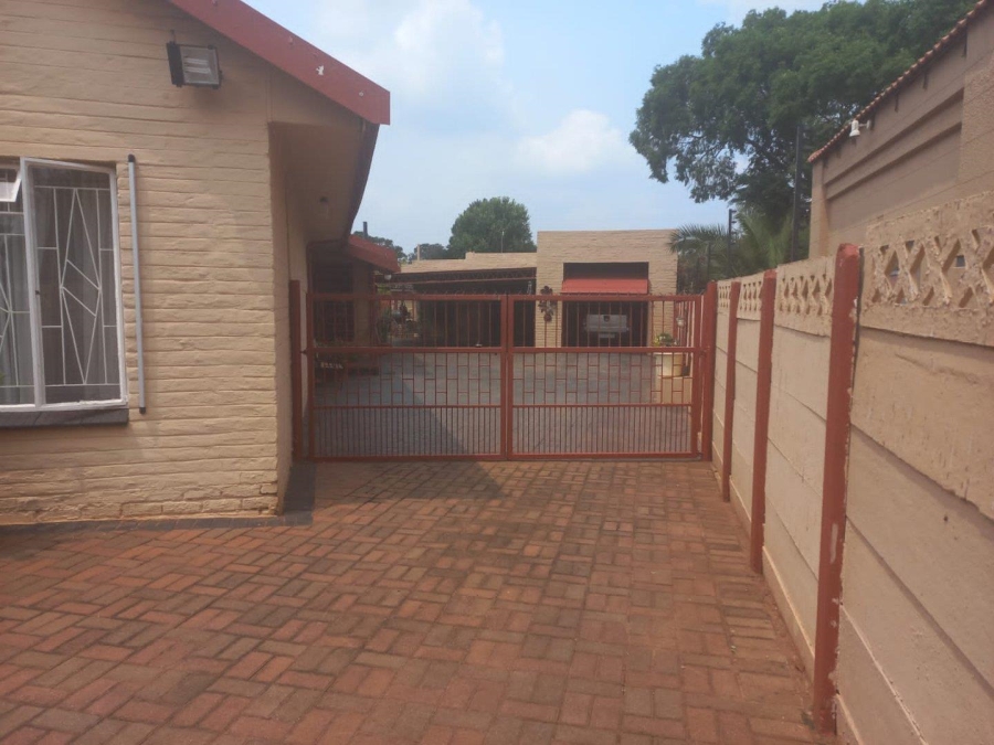 4 Bedroom Property for Sale in Greenhills Gauteng