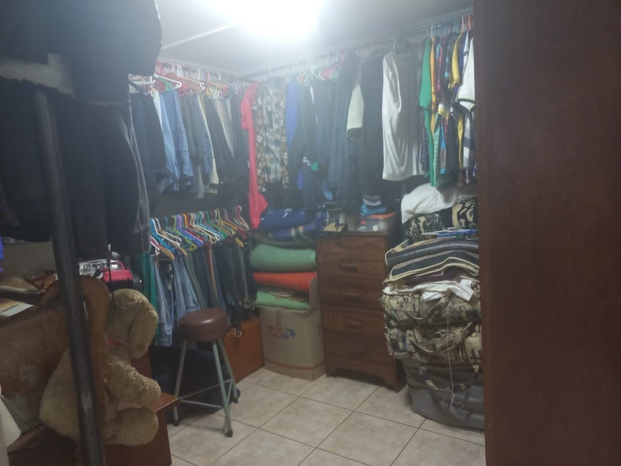 4 Bedroom Property for Sale in Greenhills Gauteng
