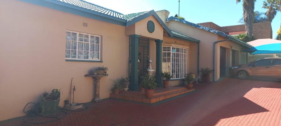 4 Bedroom Property for Sale in Greenhills Gauteng