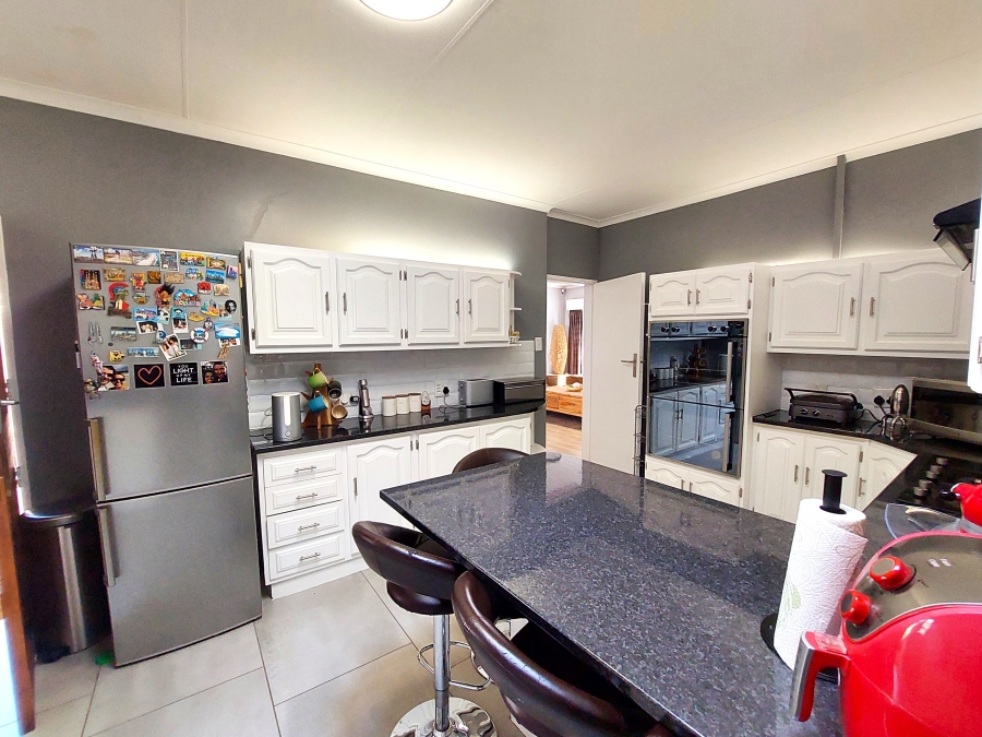 4 Bedroom Property for Sale in Erasmusrand Gauteng