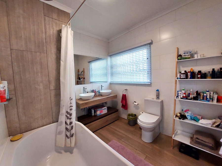 4 Bedroom Property for Sale in Erasmusrand Gauteng