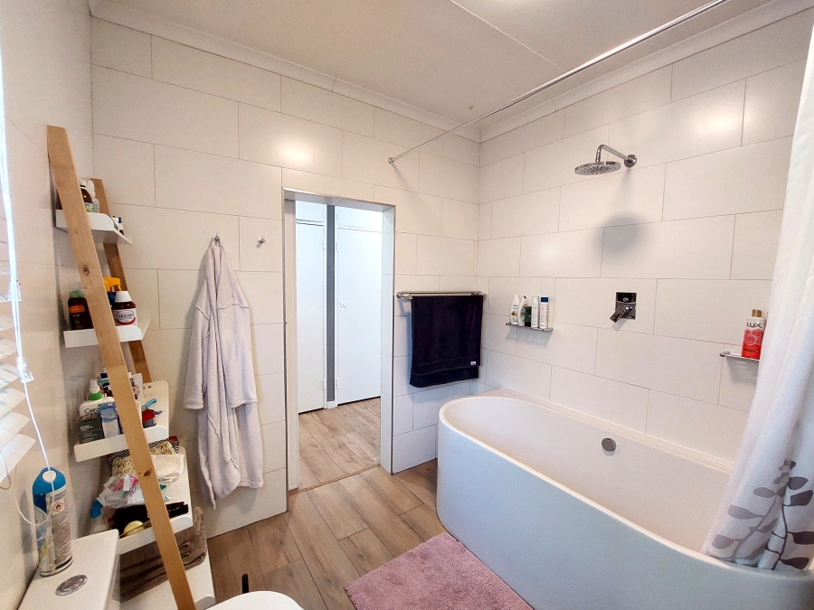 4 Bedroom Property for Sale in Erasmusrand Gauteng