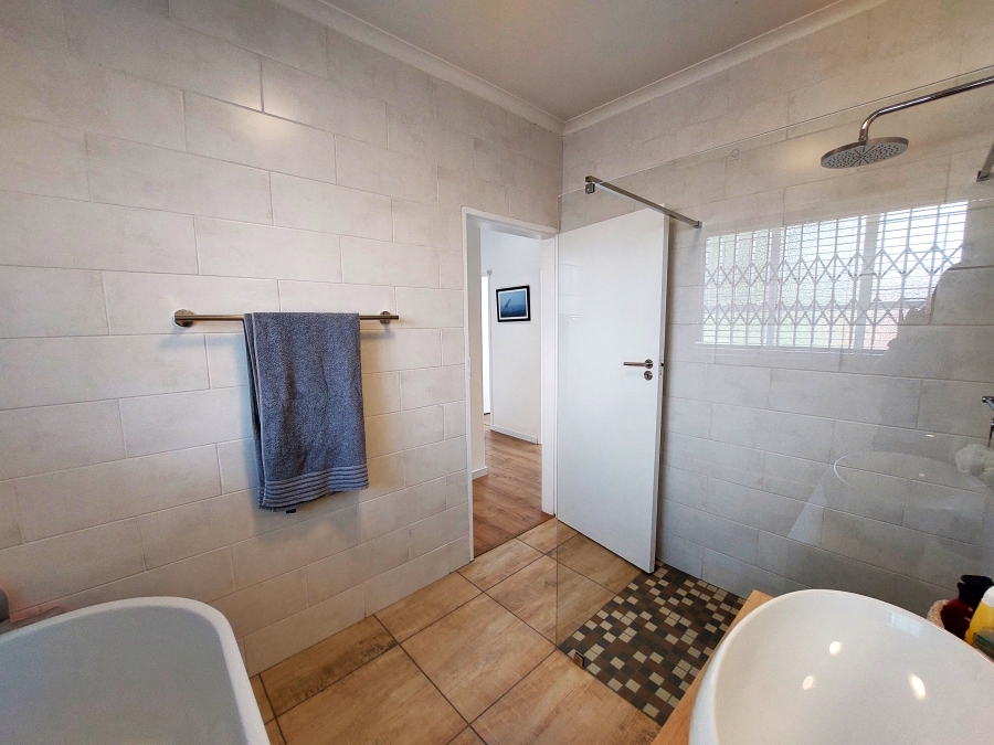 4 Bedroom Property for Sale in Erasmusrand Gauteng