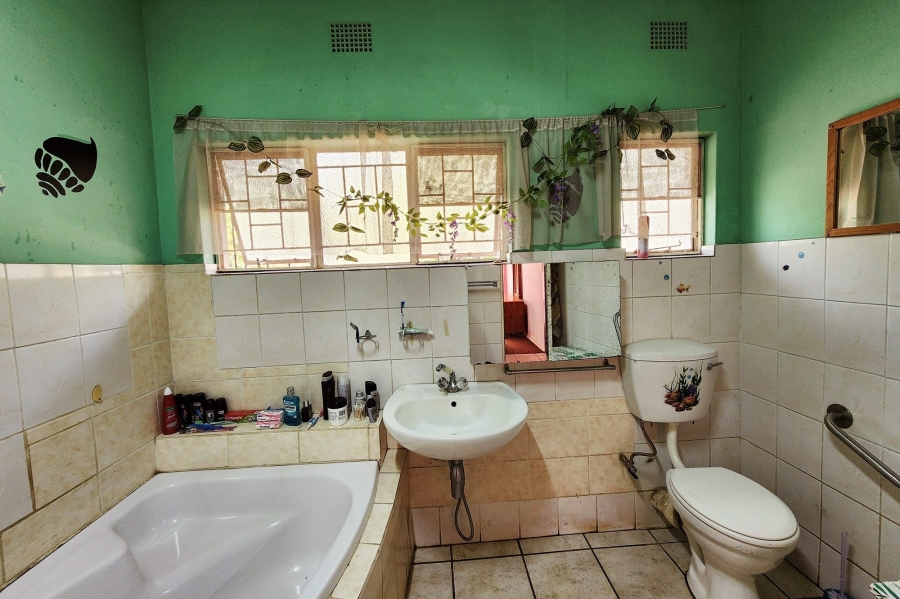 11 Bedroom Property for Sale in Valhalla Gauteng