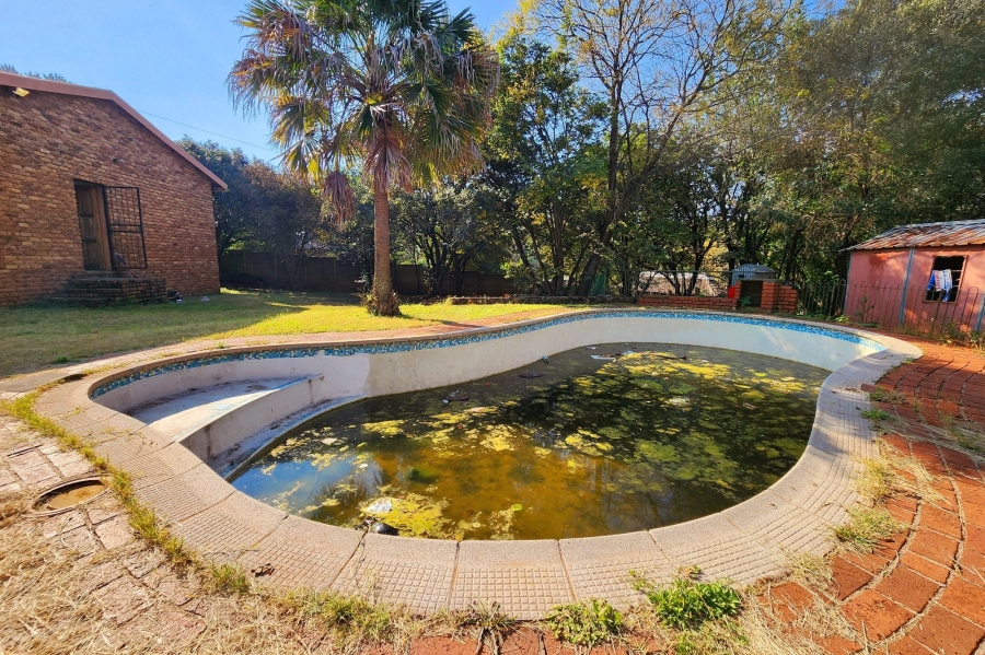 11 Bedroom Property for Sale in Valhalla Gauteng