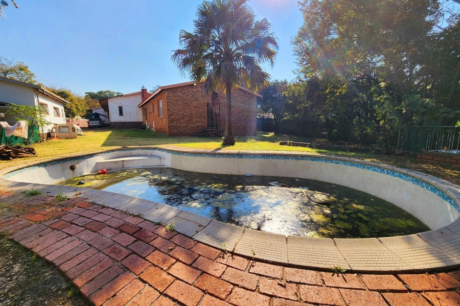 11 Bedroom Property for Sale in Valhalla Gauteng