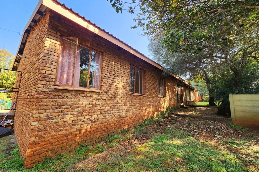 11 Bedroom Property for Sale in Valhalla Gauteng