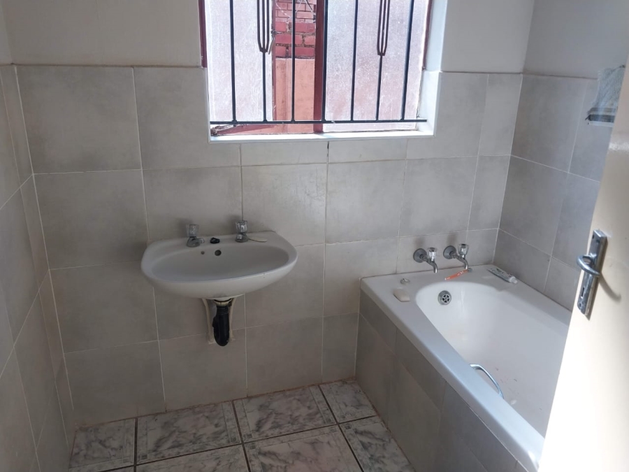 3 Bedroom Property for Sale in Annlin Gauteng