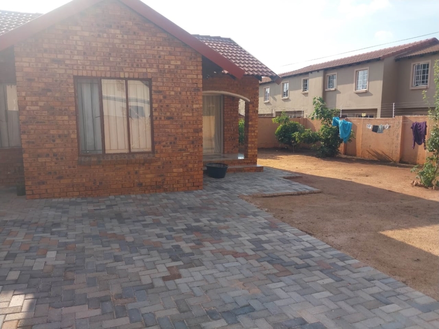 3 Bedroom Property for Sale in Annlin Gauteng