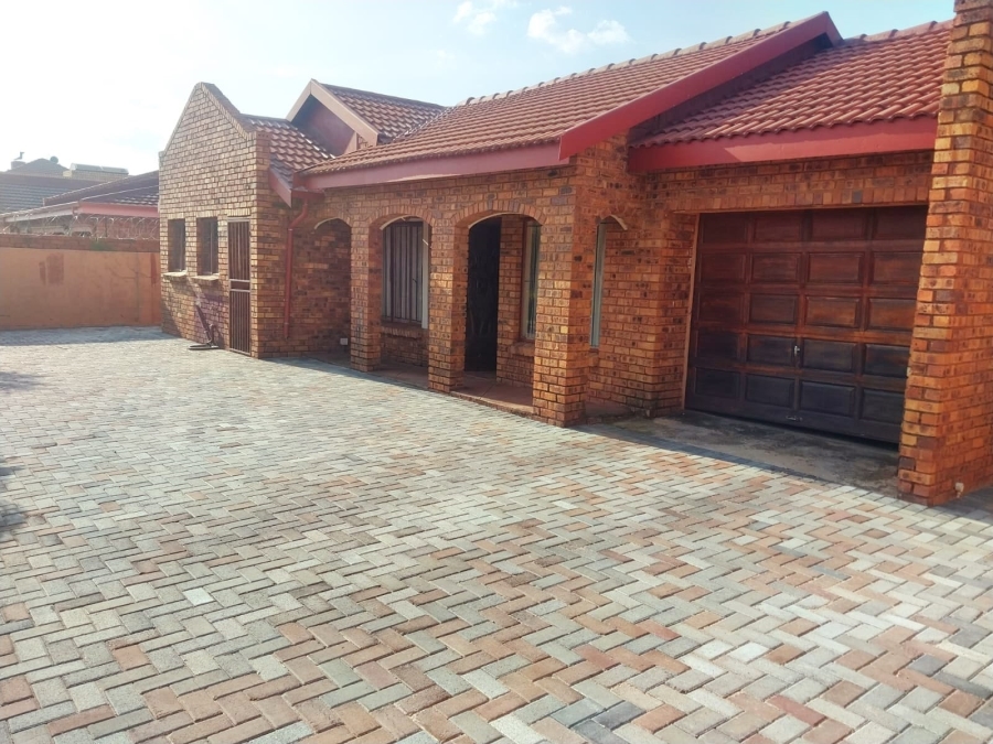 3 Bedroom Property for Sale in Annlin Gauteng