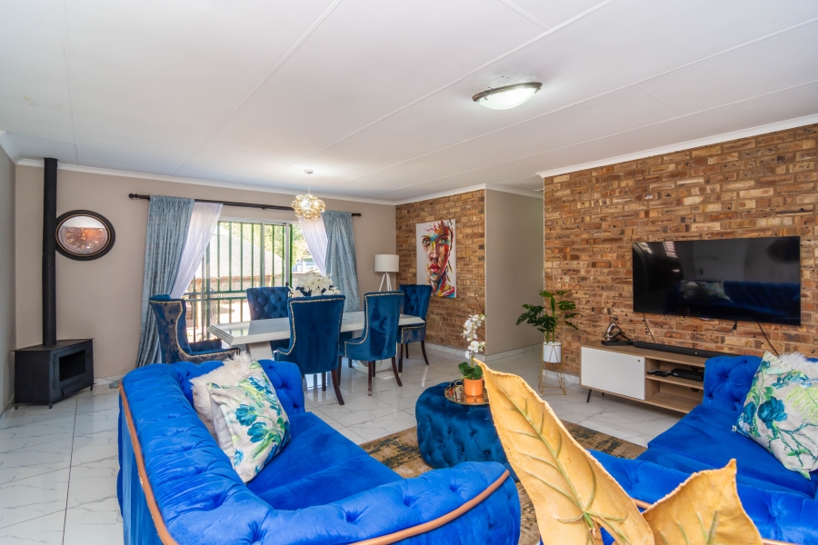 4 Bedroom Property for Sale in Rangeview Gauteng
