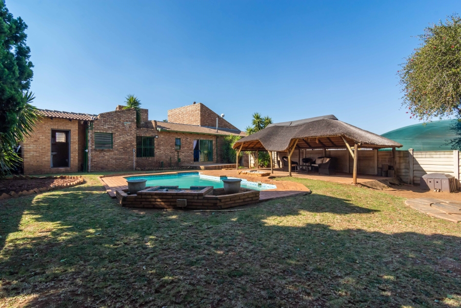 4 Bedroom Property for Sale in Rangeview Gauteng