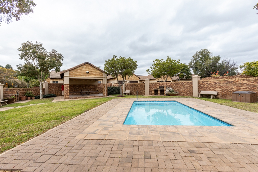 2 Bedroom Property for Sale in Equestria Gauteng
