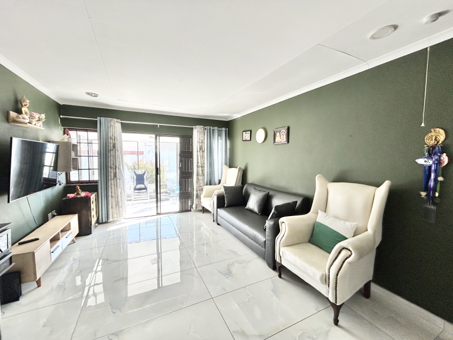 2 Bedroom Property for Sale in Halfway Gardens Gauteng