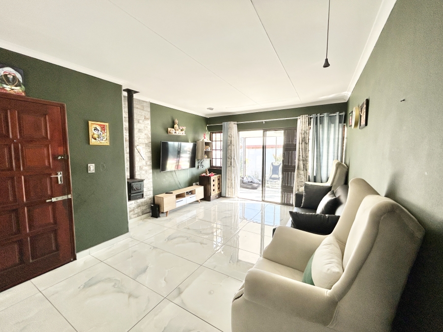 2 Bedroom Property for Sale in Halfway Gardens Gauteng