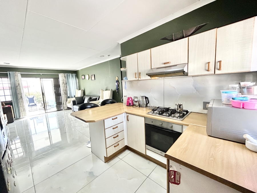 2 Bedroom Property for Sale in Halfway Gardens Gauteng
