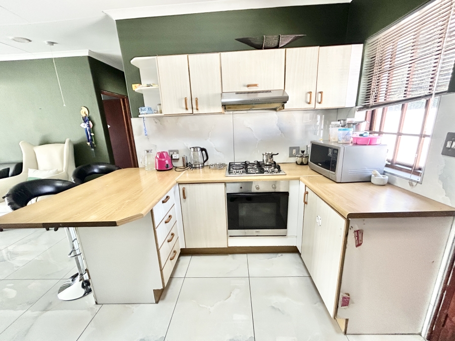 2 Bedroom Property for Sale in Halfway Gardens Gauteng