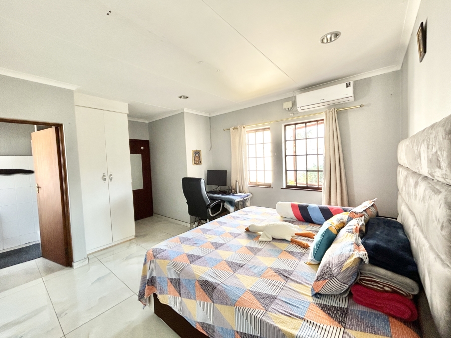 2 Bedroom Property for Sale in Halfway Gardens Gauteng
