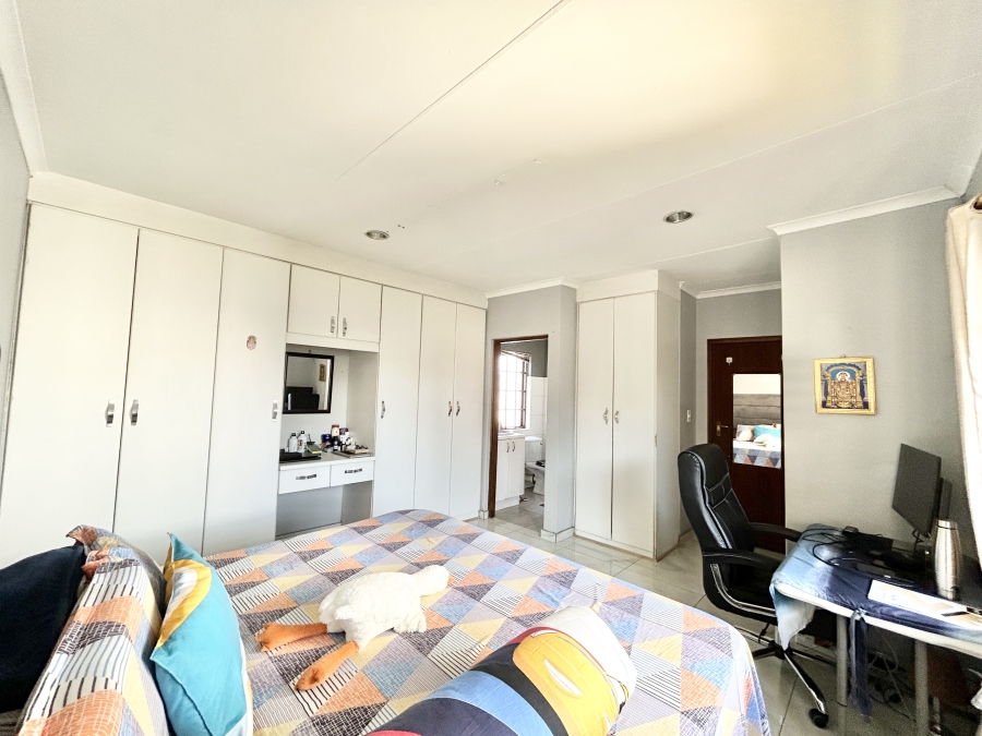 2 Bedroom Property for Sale in Halfway Gardens Gauteng