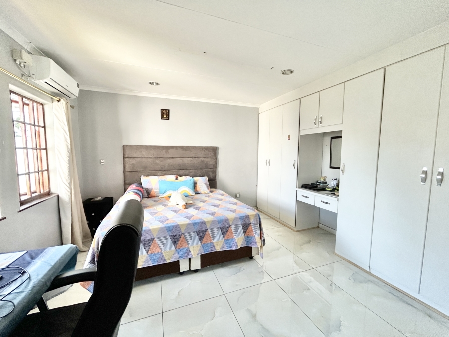 2 Bedroom Property for Sale in Halfway Gardens Gauteng
