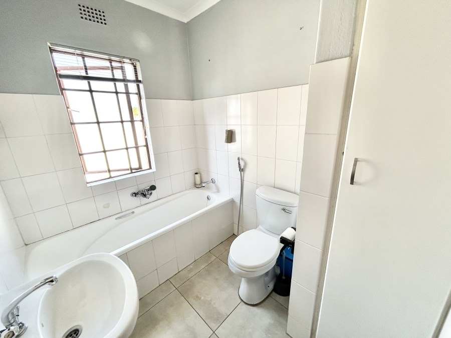 2 Bedroom Property for Sale in Halfway Gardens Gauteng