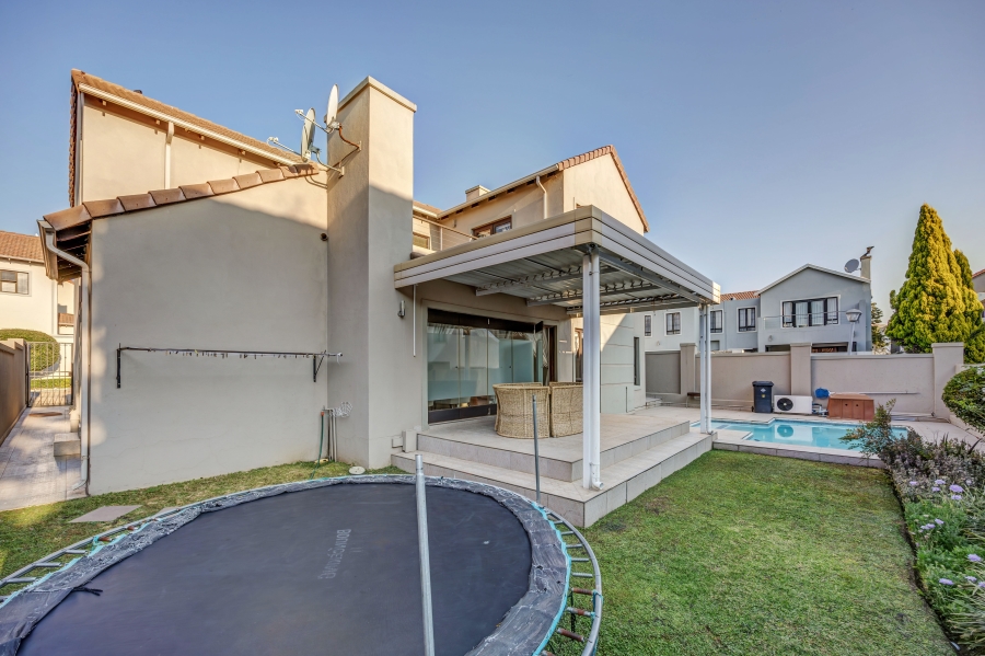 3 Bedroom Property for Sale in Broadacres Gauteng