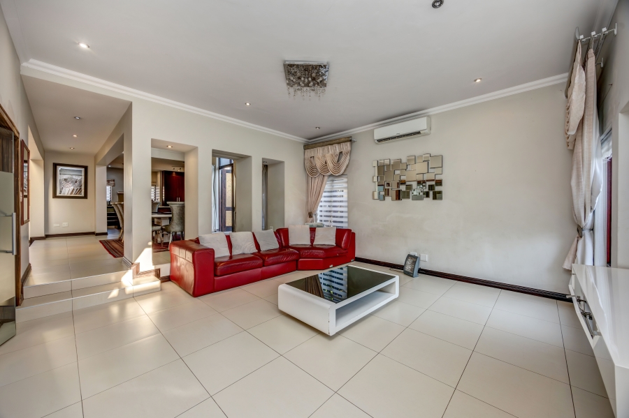 3 Bedroom Property for Sale in Broadacres Gauteng