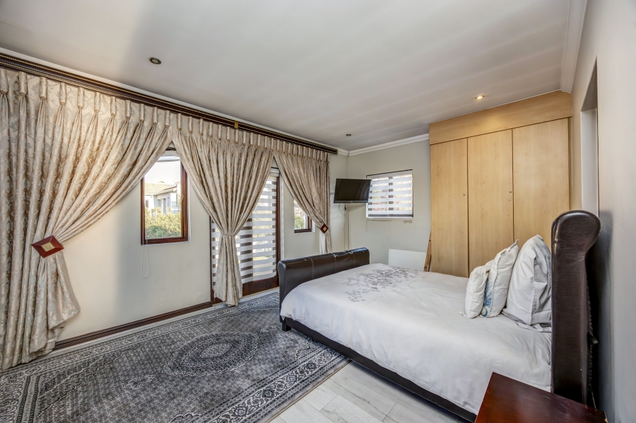 3 Bedroom Property for Sale in Broadacres Gauteng