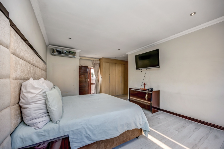 3 Bedroom Property for Sale in Broadacres Gauteng
