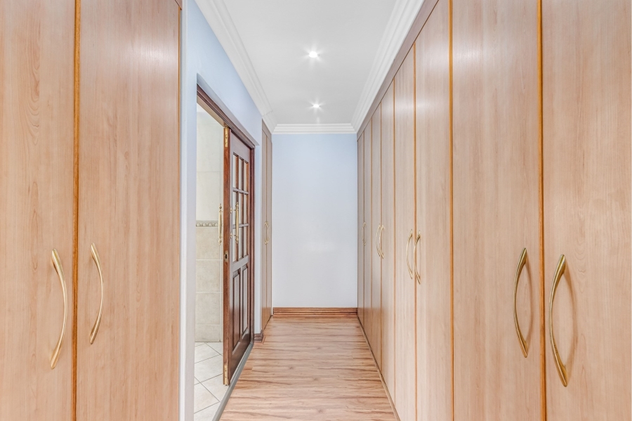 5 Bedroom Property for Sale in Summerset Gauteng
