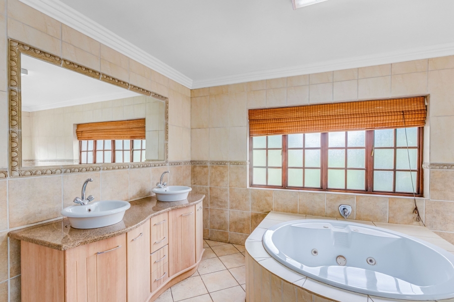 5 Bedroom Property for Sale in Summerset Gauteng