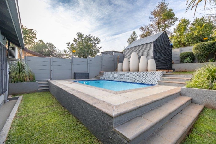 4 Bedroom Property for Sale in Roodekrans Gauteng