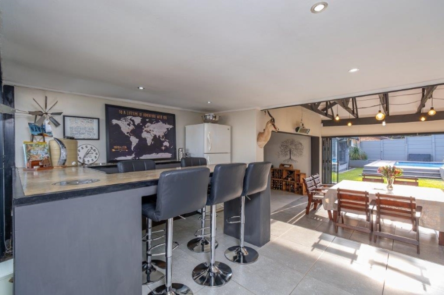 4 Bedroom Property for Sale in Roodekrans Gauteng