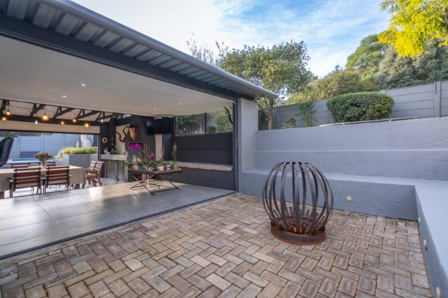 4 Bedroom Property for Sale in Roodekrans Gauteng