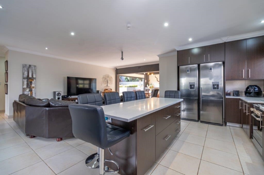 4 Bedroom Property for Sale in Roodekrans Gauteng