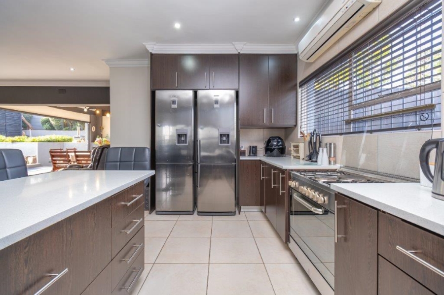4 Bedroom Property for Sale in Roodekrans Gauteng