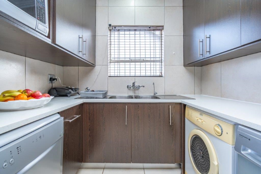 4 Bedroom Property for Sale in Roodekrans Gauteng